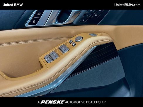 Used 2024 BMW X7 xDrive40i w/ Executive Package AWD/4WD image 3