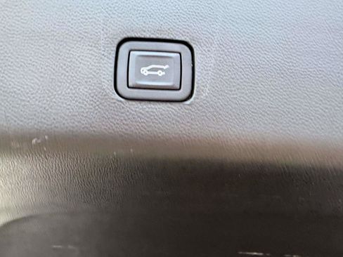 Certified 2023 Chevrolet Traverse LT AWD/4WD image 8