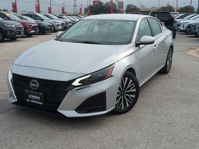 Used 2023 Nissan Altima 2.5 SV