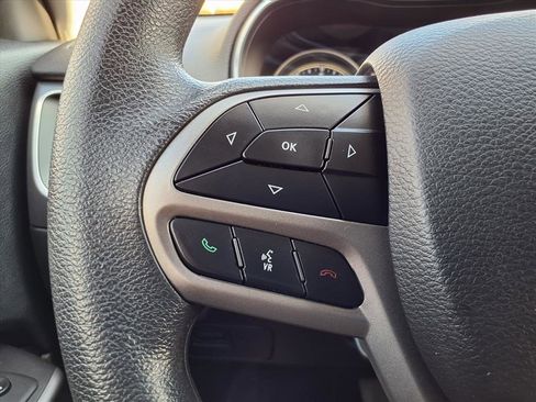 Used 2019 Jeep Cherokee Latitude w/ Popular Appearance Group image 15