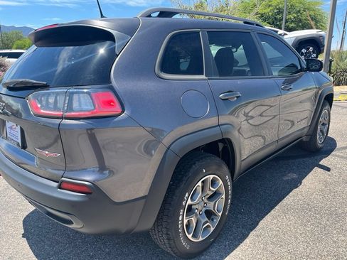 Used 2020 Jeep Cherokee Trailhawk AWD/4WD image 8