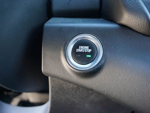 Used 2024 GMC Terrain SLE FWD image 19