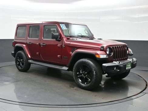 Used 2021 Jeep Wrangler Unlimited Sahara AWD/4WD image 11