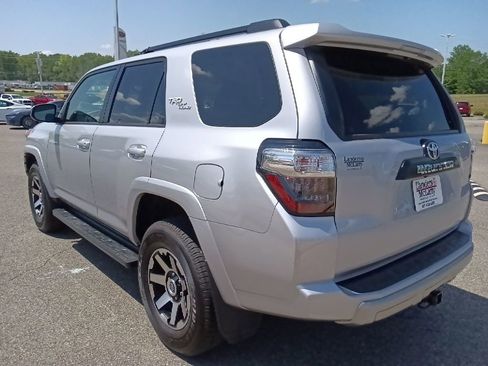 Used 2024 Toyota 4Runner TRD Off-Road AWD/4WD image 5