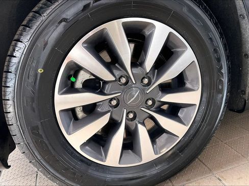 Used 2023 Chrysler Pacifica Limited FWD image 33