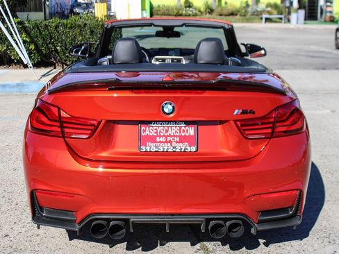 Used 2018 BMW M4 Convertible image 4