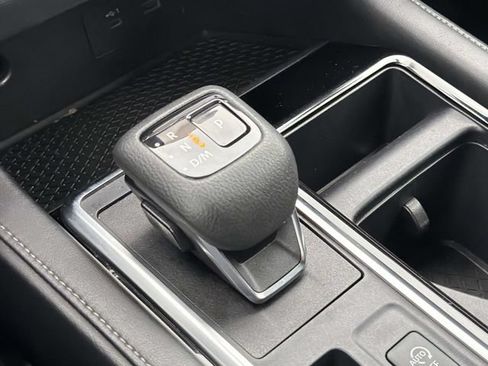 Certified 2024 Nissan Pathfinder SV FWD image 16