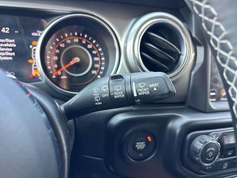Used 2020 Jeep Wrangler Unlimited Sahara w/ Uconnect 4C Nav & Sound Group AWD/4WD image 37