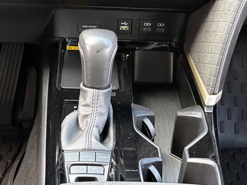 Used 2025 Toyota Camry XLE FWD image 20
