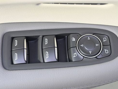 New 2025 Cadillac XT5 Premium Luxury w/ LPO, Floor Liner Package image 23