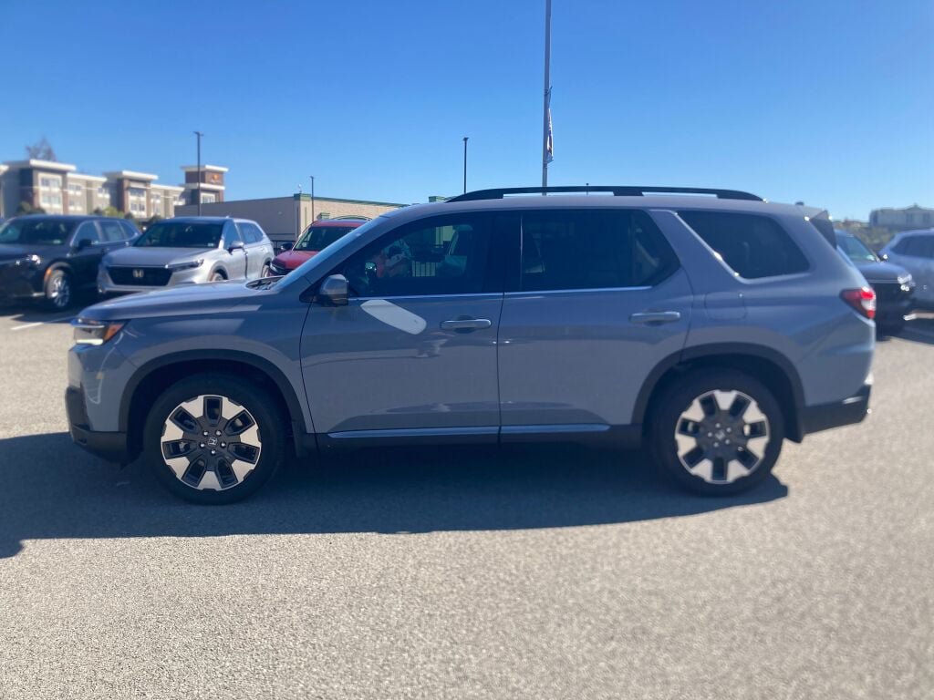 New 2026 Honda Pilot Elite image 3