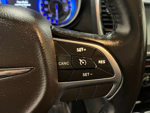 Used 2016 Chrysler 300 Limited w/ Driver Convenience Group image 24