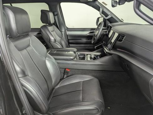 Used 2024 Jeep Wagoneer Series II AWD/4WD image 23
