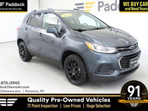 Used 2022 Chevrolet Trax LT w/ Driver Confidence Package AWD/4WD image 1
