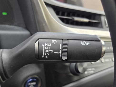 Used 2020 Lexus ES 300h w/ Premium Package FWD image 17