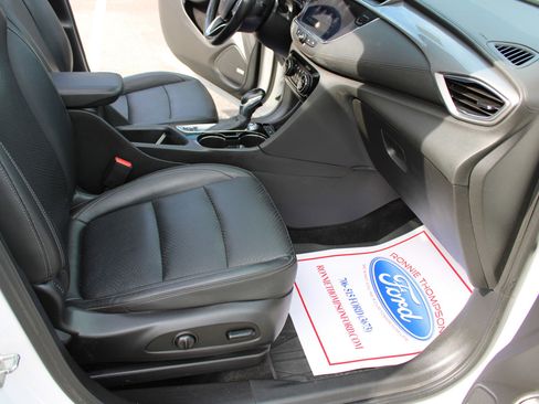 Used 2020 Buick Encore GX Essence w/ Experience Buick Package image 15