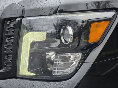 Used 2018 Nissan Titan SL w/ Midnight Edition image 24