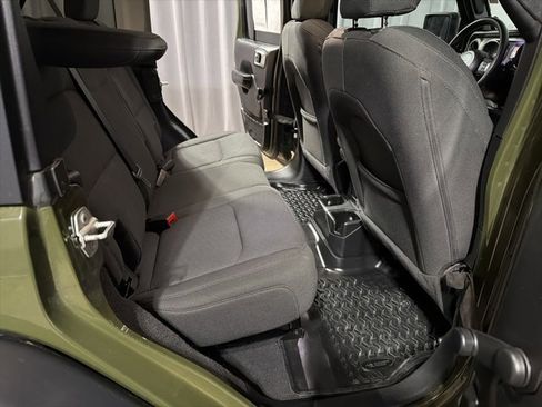 Used 2021 Jeep Wrangler Unlimited Sport image 19