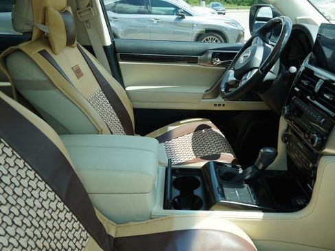 Used 2023 Lexus GX 460 Luxury w/ Sport Design Package AWD/4WD image 10
