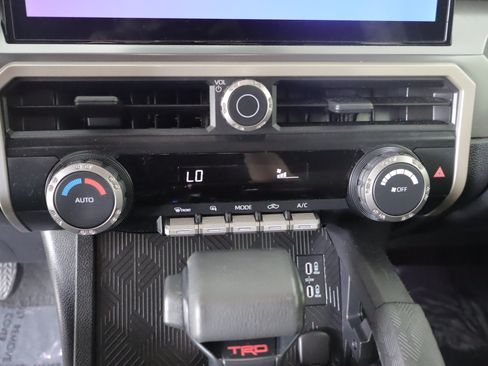 Used 2024 Toyota Tacoma TRD Off-Road AWD/4WD image 14