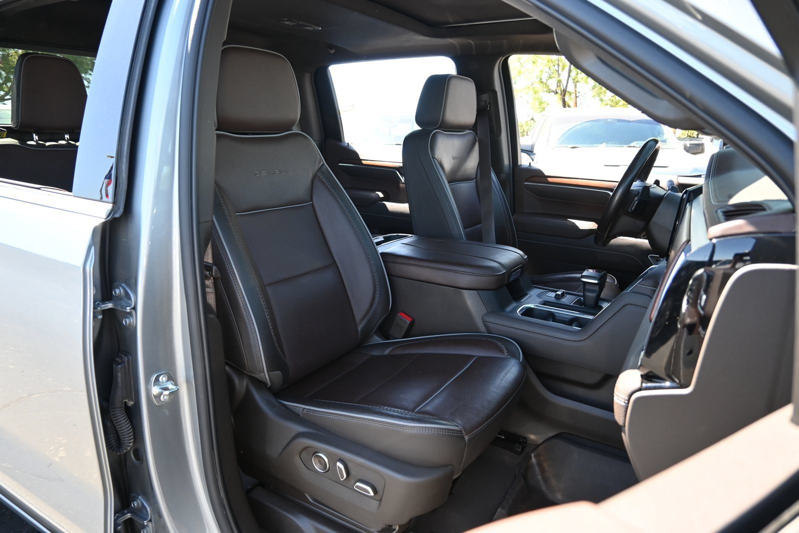 Used 2025 GMC Sierra 1500 Denali AWD/4WD image 25