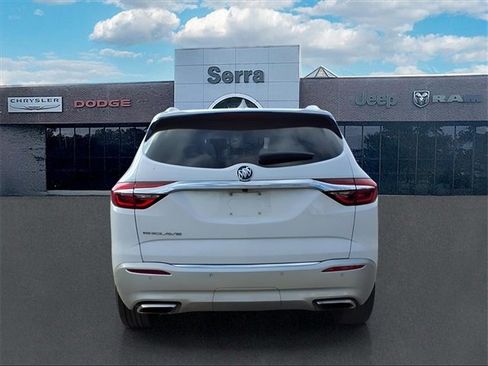 Used 2021 Buick Enclave Essence image 5