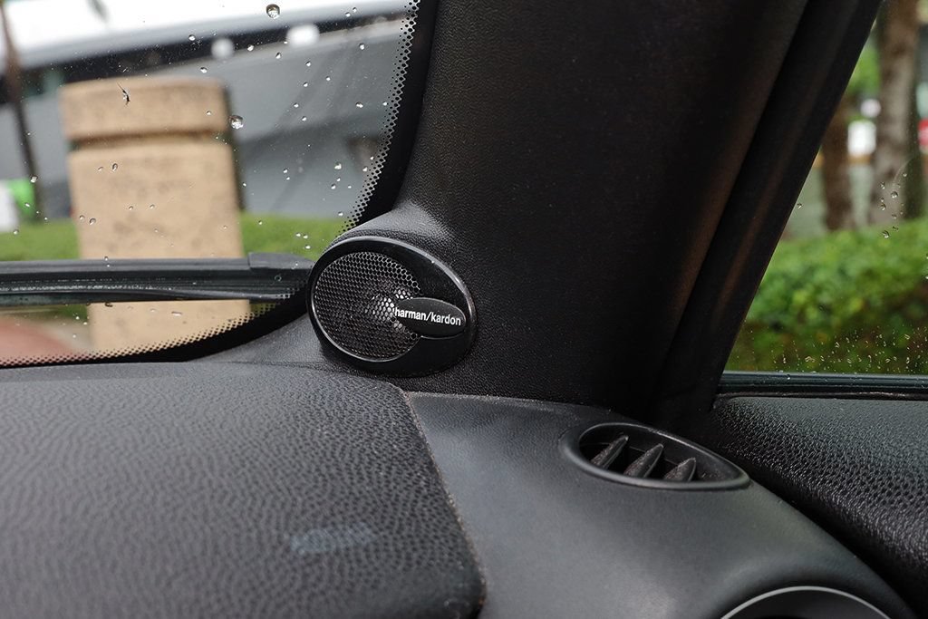 Used 2013 MINI Cooper Convertible FWD image 39