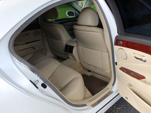 Used 2011 Lexus LS 460 image 14