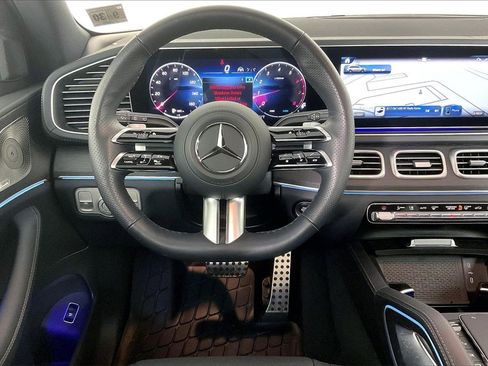 Used 2026 Mercedes-Benz GLS 450 4MATIC image 5
