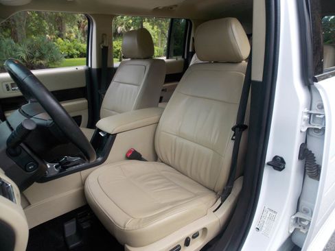 Used 2019 Ford Flex SEL w/ Equipment Group 202A FWD image 2