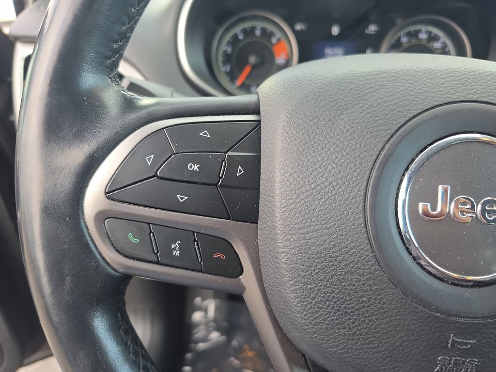 Used 2019 Jeep Cherokee Limited FWD image 25
