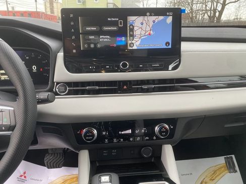 New 2026 Mitsubishi Outlander SE image 22