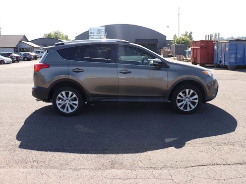 Used 2014 Toyota RAV4 Limited AWD/4WD image 4