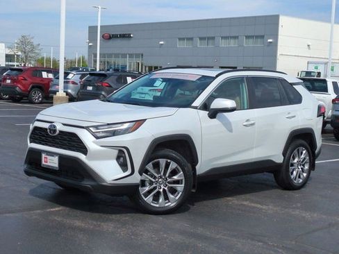 Used 2025 Toyota RAV4 XLE Premium w/ Weather Package image 2