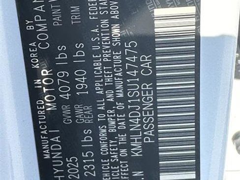 New 2025 Hyundai Elantra Limited image 32