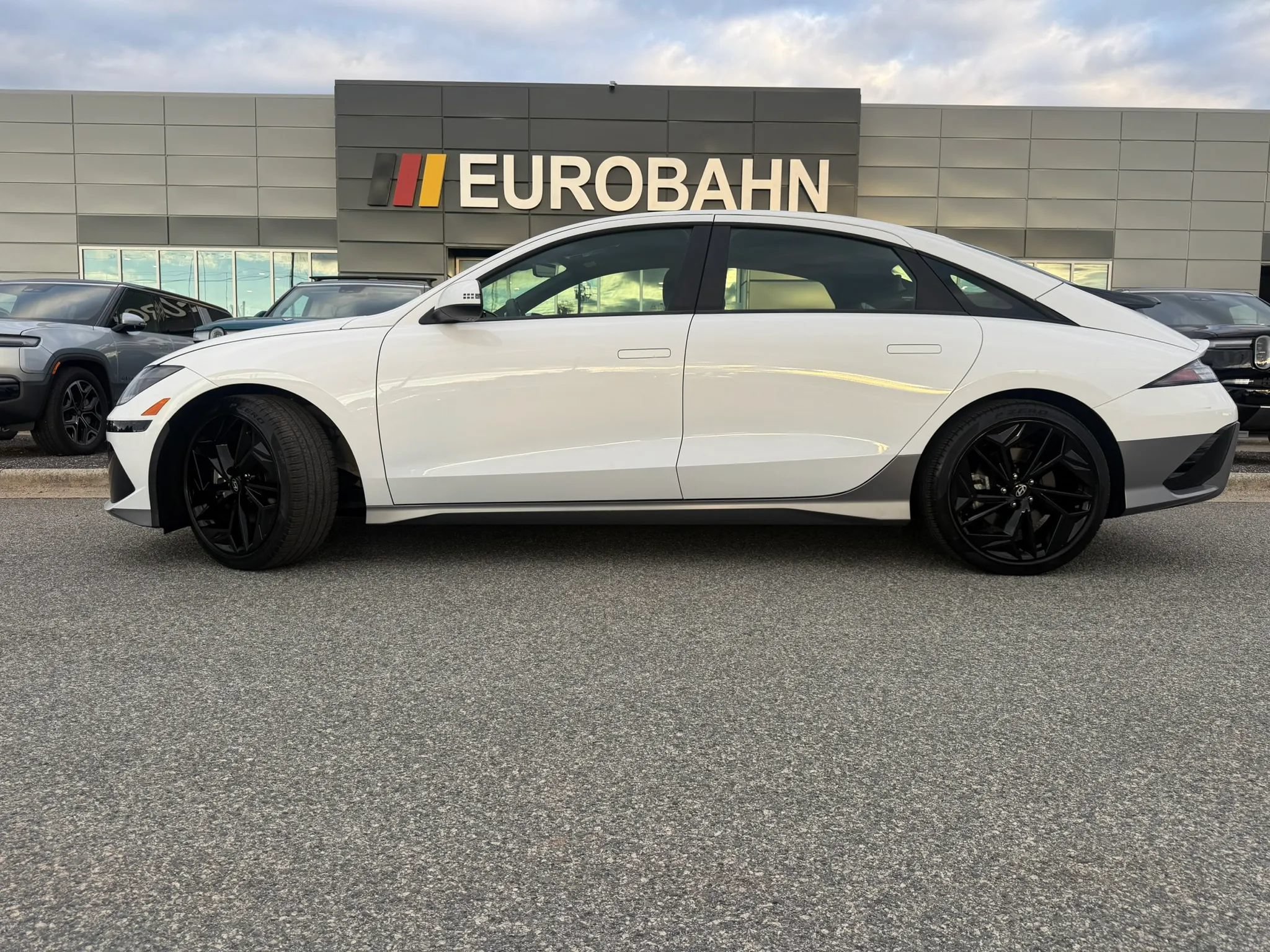 Used 2023 Hyundai Ioniq 6 SEL RWD image 2