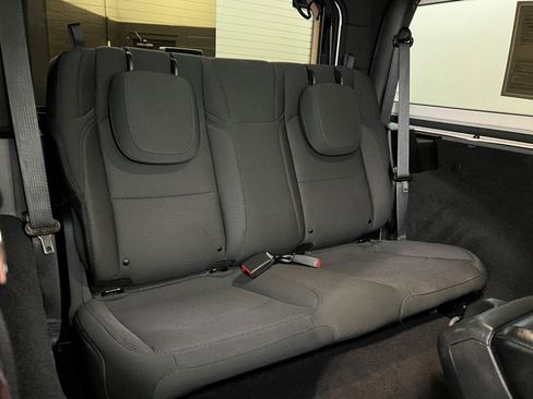 Certified 2023 Jeep Wrangler Sport S image 15