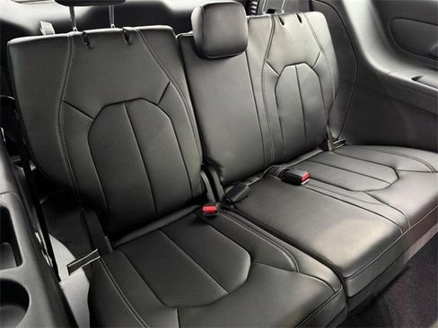 New 2026 Chrysler Pacifica Select image 14