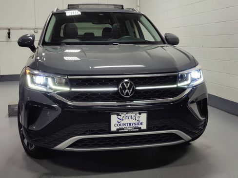 Used 2024 Volkswagen Taos SEL image 2