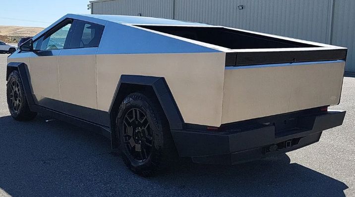Used 2025 Tesla Cybertruck Cyberbeast AWD/4WD image 3