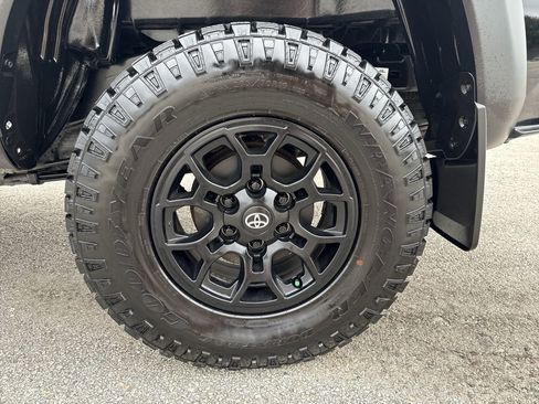 Certified 2023 Toyota Tacoma SR5 w/ SX Package AWD/4WD image 18