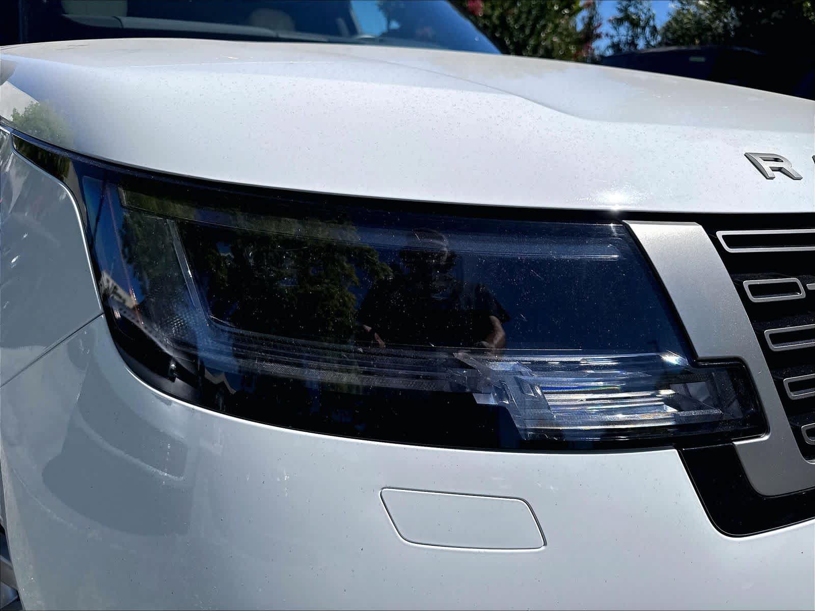 Used 2025 Land Rover Range Rover SE AWD/4WD image 32