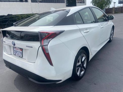 Used 2016 Toyota Prius Three Touring w/ Preferred Accessory Package image 6