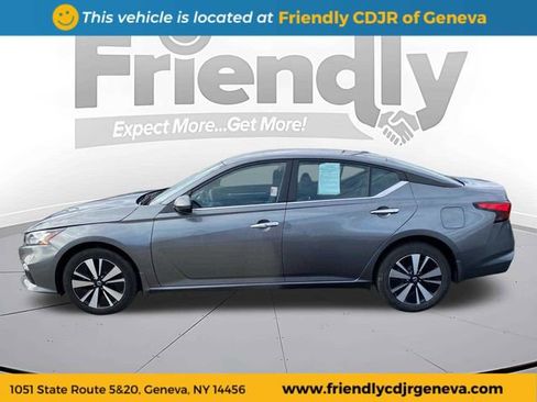 Used 2022 Nissan Altima 2.5 SV AWD/4WD image 8