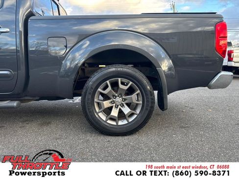 Used 2014 Nissan Frontier SL w/ SL Moonroof Package image 26