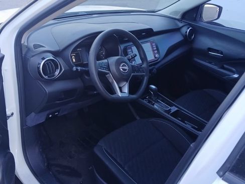 Certified 2022 Nissan Kicks SV FWD image 5