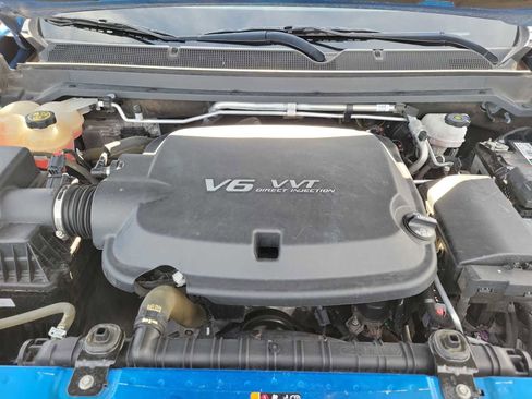 Used 2022 Chevrolet Colorado Z71 w/ Safety Package image 9