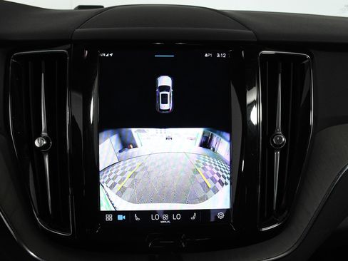Used 2025 Volvo XC60 B5 Plus image 19