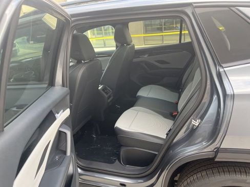 New 2026 Volkswagen Tiguan SE R-Line image 22