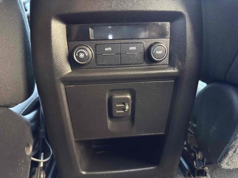 Used 2018 Chevrolet Traverse LS image 49